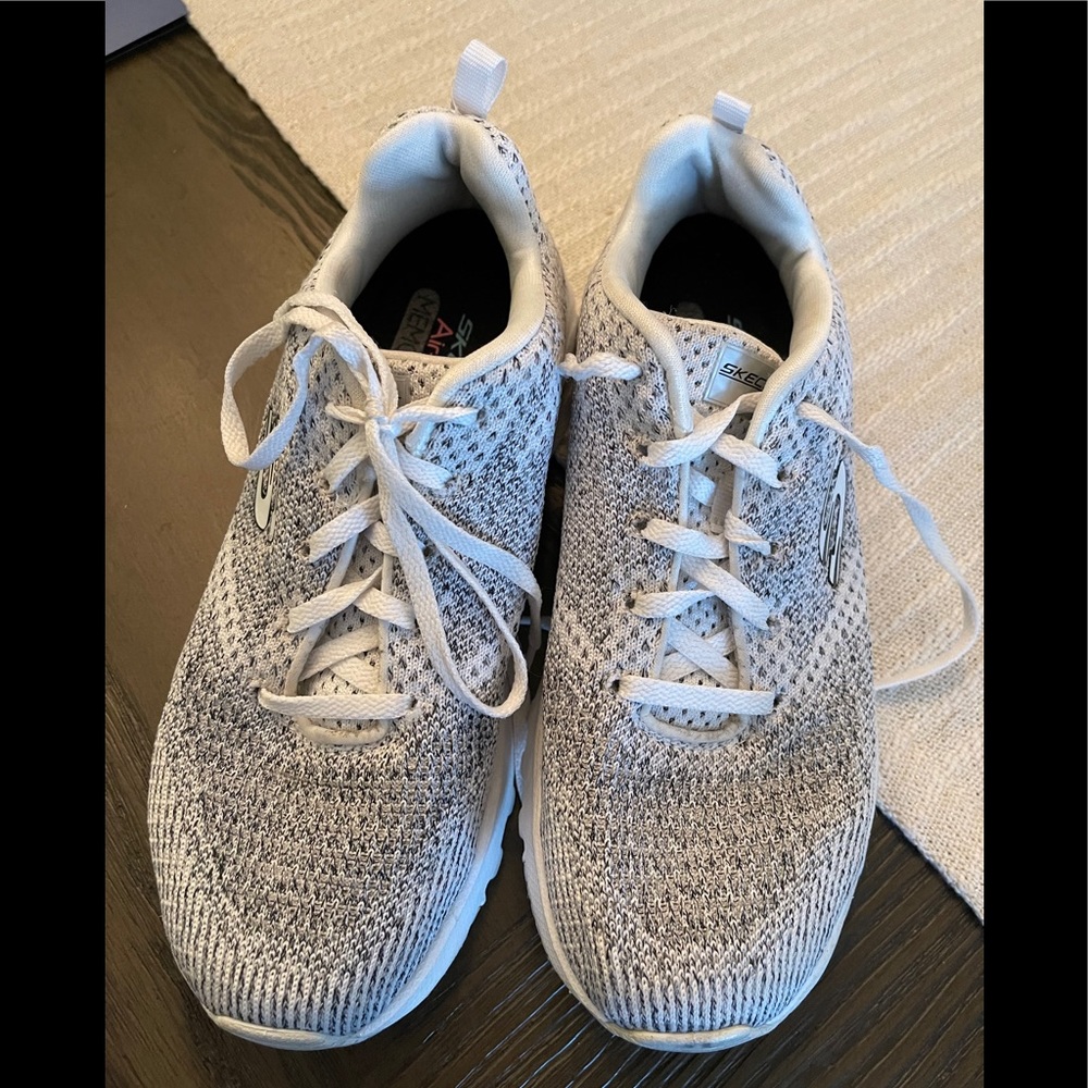 Sketchers Sneakers
